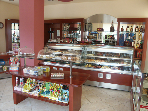 Ζαχαροπλαστείο "Γλυκιά Γωνιά"