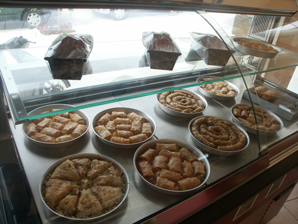 Ζαχαροπλαστείο "Γλυκιά Γωνιά"