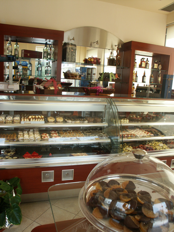 Ζαχαροπλαστείο "Γλυκιά Γωνιά"